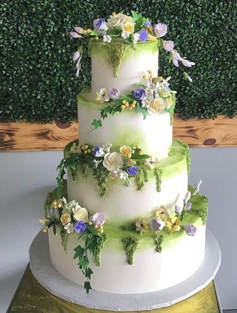 Tiana Wedding Cake, Princess Tiana Wedding Cake, Enchanted Forest Quinceanera Cake Ideas, Fairy 15 Theme, Tiana Themed Cake, Quinceanera Cakes Enchanted Forest, Princess And The Frog Quinceanera Cake, Princess In The Frog Quince Theme, Sage Quince Cake