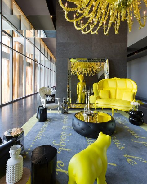 Basic Element of Interior Design: Color - Yanko Design Contrast Interior Design, Interior Design Minimalist, Amazing Furniture, Famous Interior Designers, Bourbon Street, Style Deco, Design Hotel, Best Interior Design, Hotel Design