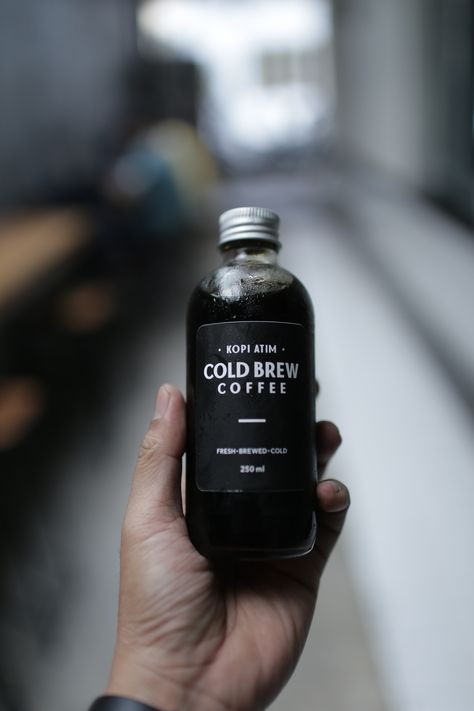 Kopi Atim Cold Brew Coffee Cold Brew Bottle Design, Cold Brew Aesthetic, Cold Brew Bottle, Cold Brew Packaging, Logo Design Coffee, Juice Packaging, Coffee Business, Coffee Places, Coffee Obsession