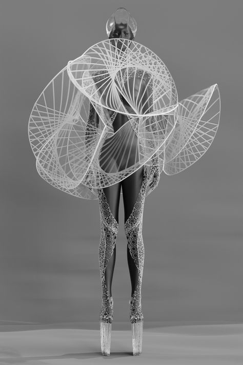 Couture, Futurism, Nature, Wearable Architecture, Digital Fashion Design, Fall 2022 Couture, 2022 Couture, Fall Couture, Iris Van Herpen