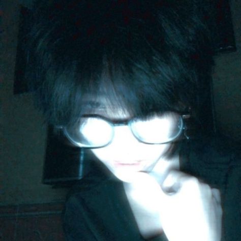 Japanese Boy Pfp, Boy With Glasses Aesthetic, Boy Discord Pfps, Japanese Boy Aesthetic, Japanese Profile, Emo Boy Pfp, Cute Japanese Guys, Sigma Boy, Grunge Boy Aesthetic