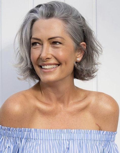 Grey Hair Inspiration, Kaley Cuoco Short Hair, Beautiful Gray Hair, Hair Styles For Women, Chin Length Hair, Short Human Hair Wigs, Growing Out Short Hair Styles, Short Grey Hair, Latest Short Hairstyles