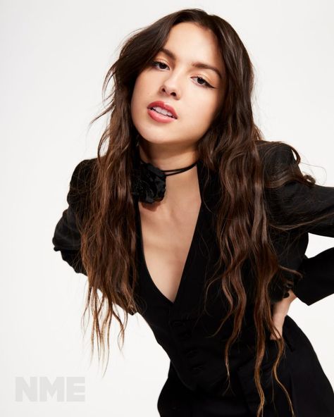 #olivia #oliviarodrigo #sour #photoshoot #dejavu #driverslicense #good4u #hsmtmts #nini #ninisalazar #ninisalazaroberts #disney #brits #britsawars #britsawars2021 Olivia Rodrigo Photoshoot, Singer Photoshoot, Nme Magazine, Baby Olivia, Princesa Diana, High School Musical, Celebrity Art, Fav Celebs, Olivia Rodrigo