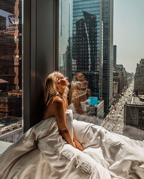 Another amazing view from New York #newyork #usa Photographie Indie, San Myshuno, Design Café, Nyc Aesthetic, Nyc Life, New York Aesthetic, New York Life, City Vibe, Future Lifestyle