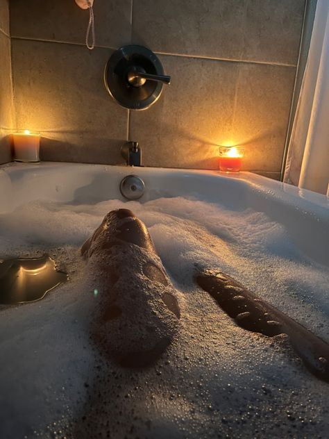 Bathtub Aesthetic, Bigger House, Aesthetic Bath, Bath Aesthetic, Video Call With Boyfriend Screen Photo, Chill Photos, New Photo Download, Small Bathrooms, Foto Poses