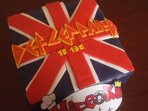 Def Leppard Cake Def Leppard Outfit, Def Leppard Concert Outfit, Fashion Concert Outfit, Concert Tee Outfit, Def Leppard Concert, Band Tee Outfits, Home Vanity, Def Leppard Shirt, Kiss Costume