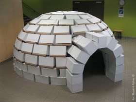 Spécial Karl: Installation - Igloo Igloo Decorations, Winter Wonderland Classroom, Wonderland Classroom, Igloo House, Winter Wonderland Party Theme, Cubicle Decor Office, Winter Wonderland Decorations, Pole Nord, Gingerbread House Decorations