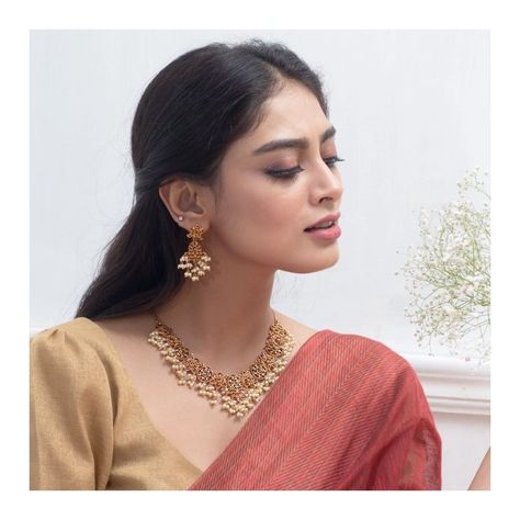 Tarinika Jewelry on Instagram: “Antique design. Modern charm. Just launched our new and bold Saisa necklace set - a jewelry for all occasions. Explore today at…” Haute Couture, Radha Raman, Indian Necklace Set, Antique Necklace Set, Jhumka Designs, Necklace Set Indian, Heritage Jewellery, Gold Jewelry Simple Necklace, Celebrity Jewelry