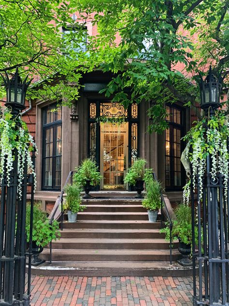 Boston House, Nyc Townhouse, Townhouse Garden, Living In Boston, New York Home, City Homes, Low Maintenance Garden, Beacon Hill, Home Exteriors