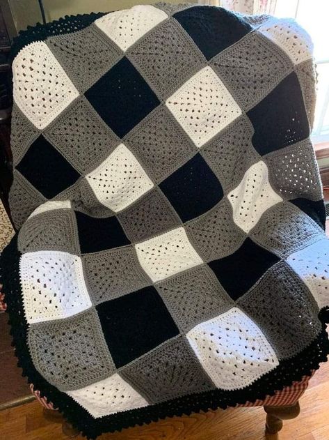 Quick Comfort: Cozy Chunky Crochet Blanket Patterns You’ll Adore Crochet Buffalo, Farmhouse Blanket, Checkered Blanket, Buffalo Plaid Blanket, Check Blanket, Chunky Crochet Blanket Pattern, Chunky Crochet Blanket, Crochet Blanket Designs, Crochet Patterns Free Blanket