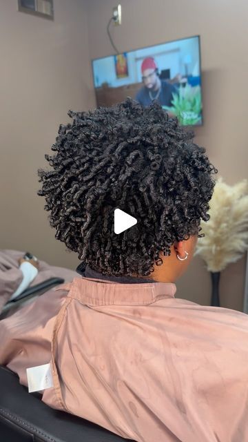 Bria Larine on Instagram: "Juicy finger coils for the win! @camillerosenaturals New Mint Condition Foam! It has a soft hold for a voluminous shiny set. Finger coils grow out beautifully day by day, growing in volume while maintaining a beautiful coil on the end. Finger coils can look different on each curl pattern but it’s a great way to switch up your wash & set! 😍😍 #CamilleRose #CamilleRosePartner" Finger Coils With Cornrows, Aussie Miracle Coils, Finger Curling Natural Hair, How To Make Coils On Natural Hair, Finger Coil Short Hair, Natural Hair Coils Hairstyles, Juicy Curls Natural Hair, Finger Coils On Short Natural Hair, Coil Out Natural Hair