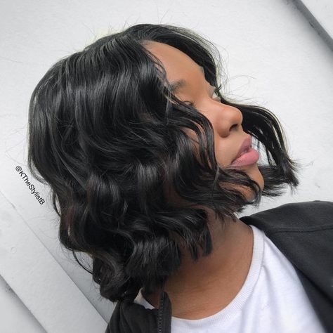 Chic Black Bob with Perfect Waves Bob Hairstyles For Black Women, Hair Adviser, Black Bob, Medium Bob Hairstyles, Curly Bob Hairstyles, Hairstyles For Black Women, Blonde Bobs, العناية بالشعر, Hair Waves