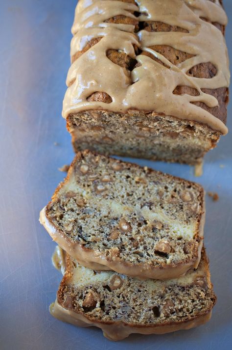 Fluffernutter Banana Bread with Marshmallow Cream Cheese Banana Bread With Oil, Peanut Butter Glaze, Butter Glaze, Marshmallow Cream, Best Banana Bread, Peanut Butter Chips, Healthy Snacks For Diabetics, Sweet Breads, Sweet Bread