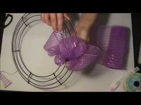 Ribbon Wreath Tutorial, Making Mesh Wreaths, Easter Mesh Wreaths, Diy Bunny, Mesh Ribbon Wreaths, Deco Mesh Wreaths Tutorials, Deco Mesh Wreaths Diy, Mesh Wreath Tutorial, Christmas Wreaths Diy Easy