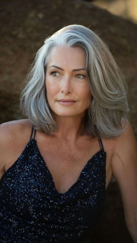 Gray Hairstyles, Grey Hair Over 50, Silver Haired Beauties, Gorgeous Gray Hair, Grey Hair Inspiration, Beautiful Gray Hair, Silver Sisters, Grey Hair Styles For Women, Silver Grey Hair