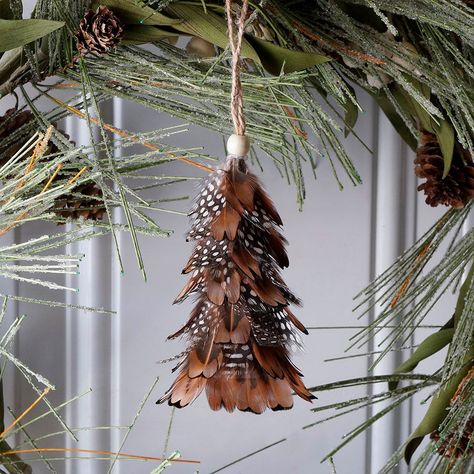 Pheasant Feather Decor, Feather Christmas Tree, Hunting Crafts, Feather Crafts Diy, Feather Wreath, Pheasant Feather, Special Events Decor, Feather Decor, Owl Ornament