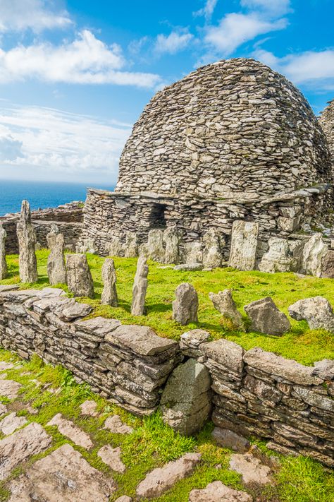 The filming location for the final scene in Star Wars The Force Awakens. Yes, it is a real place!! Skellig Michael, Ireland Skellig Michael Ireland, Skellig Michael, Celtic Ireland, Ancient Ireland, Ireland Vacation, Irish History, Visit Ireland, Ancient Ruins, British Isles