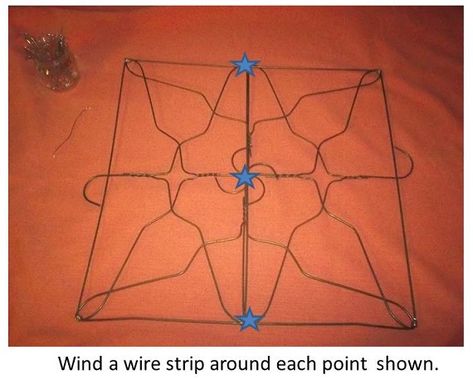 Wire Hanger Crafts, Upcycled Garden, Garden Fences, Hanger Crafts, Upcycle Garden, Hanger Diy, Wire Hanger, Garden Yard Ideas, Wire Hangers