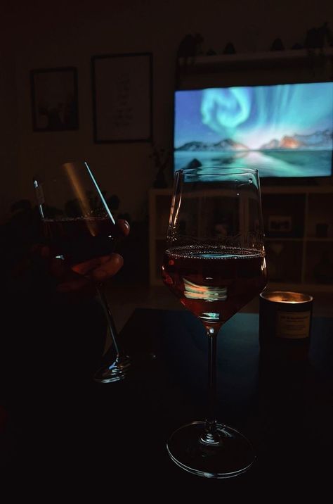 Wine Night Aesthetic Couple, Wine At Home Instagram Story, Wine And Dine Aesthetic Night, Wine Date Aesthetic, Wine Aesthetic Night, Glass Of Wine Aesthetic, Wine Snap, Wine Night Aesthetic, Wine Date Night