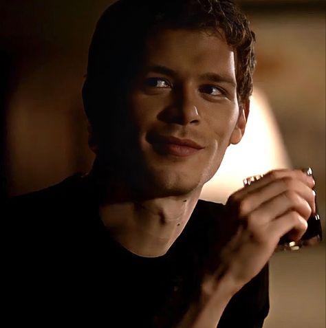 #klausmikaelson #theoriginals #tvd #tvdu #thevampirediaries #josephmorgan #fyp #to #klaus Klaus Vampire, Klaus Tvd, Hayley The Originals, Klaus From Vampire Diaries, Klaus The Originals, Keanu Reeves John Wick, Vampire Diaries Movie, Vampire Diaries Seasons, Vampire Diaries Cast