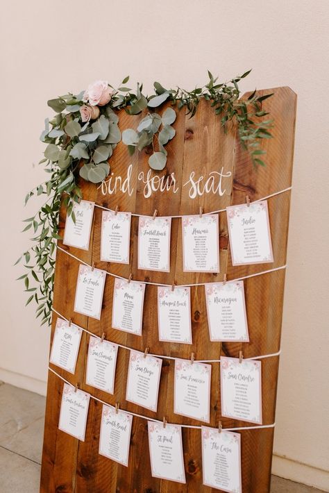 Winery Seating Chart, Sitting Board Wedding, Wedding Sitting Charts, Sitting Arrangements For Wedding, Wedding Sitting Arrangement, Sitting Charts For Weddings, Wooden Seating Chart Wedding, Wooden Wedding Signs Diy, September Wedding Decorations