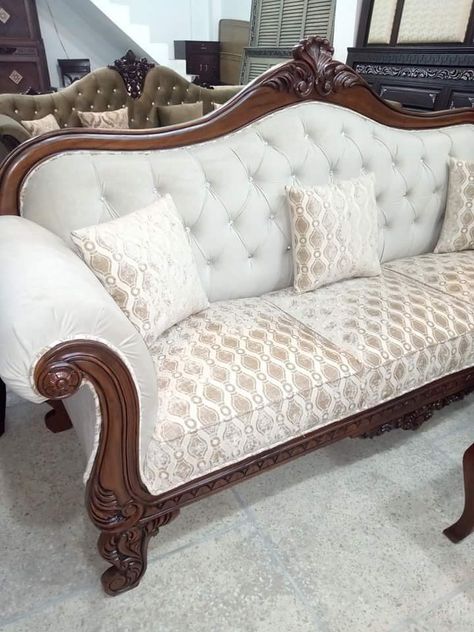 Carving Sofa Design, Carved Wooden Sofa, Classic Sofa Designs, Classic Sofa Sets, Classic Furniture Living Room, Sofa Makeover, Carved Sofa, Sofa Design Wood, Luxury Furniture Sofa