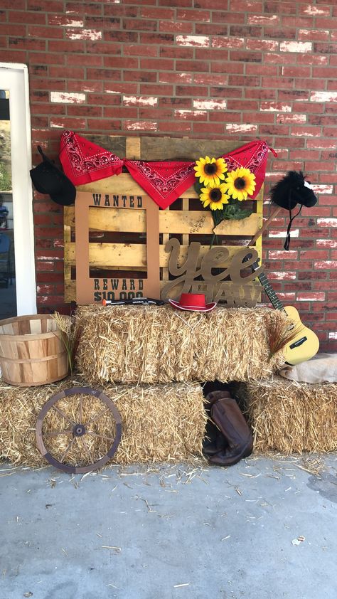 Western theme party photo booth idea. Country Western Parties, Western Party Decorations, Country Themed Parties, Rodeo Birthday Parties, Cowboy Theme Party, Wild West Party, Western Birthday Party, Rodeo Party, Country Birthday