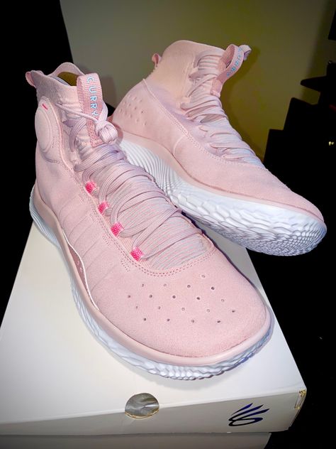 Steph Curry Shoes, Curry Basketball Shoes, Curry 4, New Basketball Shoes, Curry Shoes, Pink Basketball, Street Basketball, Shoe Wishlist, Steph Curry