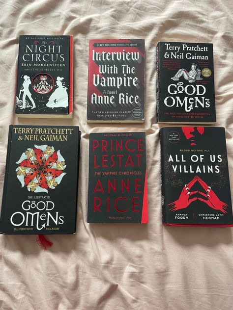 Gothic Literature Books, Vampire Books To Read, Goth Literature, Interview With The Vampire Book, Vampire Stories, Vampire Books, 100 Books To Read, Unread Books, Dark Romance Books