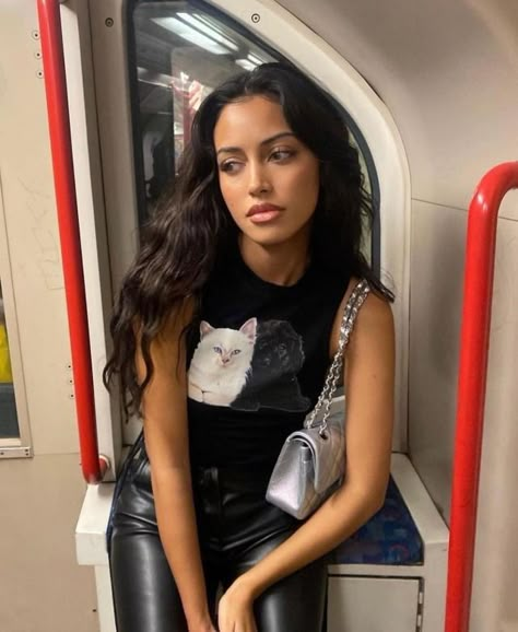 CINDY KIMBERLY Cindy Wolfie, Wolfie Cindy, Heavy Crown, Cindy Kimberly, Fashion Inspo Outfits, Pretty People, Leather Skirt, A Woman, Fashion Inspo