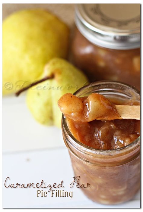 Caramelized Pear Pie Filling, a quick & easy dessert canning pears to use in homemade pear pie, or added to any of your favorite fall dessert recipes. Carmelized Pears, Pear Pie Filling, Fruits Recipes, Caramelized Pear, Canning Pears, Pear Butter, Pear Pie, Easy Pie Crust, Preserving Foods