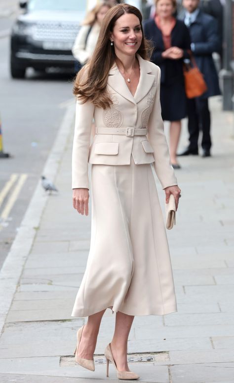 Kate Middleton Style Outfits, Düşes Kate, Looks Kate Middleton, Embroidered Blazer, Kate Middleton Outfits, Estilo Real, Catherine Elizabeth Middleton, Princess Kate Middleton, Blazer Outfit