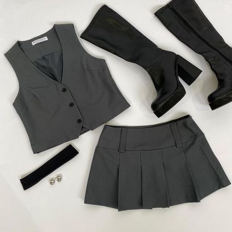 Mini Skirt Aesthetic, Outfit Ideas With Boots, Skirts With Boots, Miniskirt Outfits, Gunmetal Grey, Dream Clothes, Vest Top, Skirt Outfits, Look Fashion