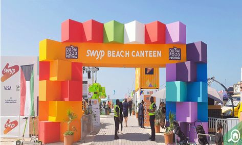 Food Festivals Event, Event Entrance Design, Event Entrance Arch Design, Event Entrance Arch, Restaurants In Dubai, Event Booth Design, Event Entrance, Pola Macrame, Dubai Food