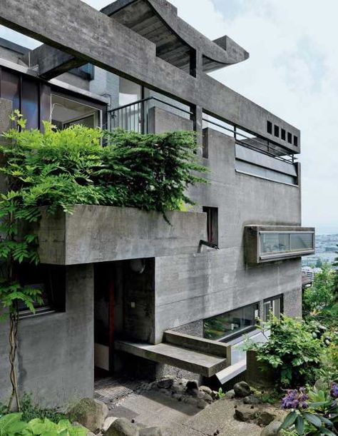 The Rebberg House, Zürich Brutalist House, Brutalism Architecture, Brutalist Buildings, Concrete Architecture, Casas The Sims 4, Concrete Building, Concrete House, Brutalist Architecture, Architecture Exterior