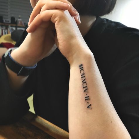 Roman Numerals Tattoo Ideas, Roman Numerals Tattoo, Numerals Tattoo, Roman Numbers Tattoo, Inside Of Arm Tattoo, Roman Tattoo, Tattoo On Arm, Tatuagem Masculina Pequena, Roman Numeral Tattoos