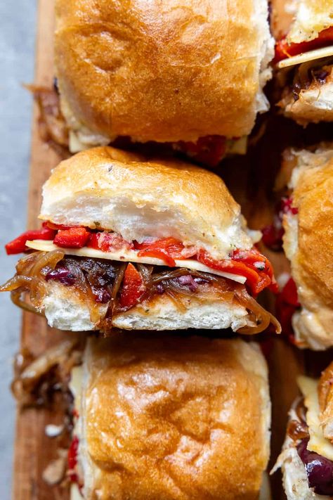 Vegan Sliders, Vegan Tapas, Garlic And Herb Butter, Vegetarian Party, Roasted Bell Peppers, Vegetarian Party Food, Caramelised Onions, Vegan Sandwiches, Mini Burger