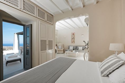 Greek Style Home, Beach Hotel Room, Santorini House, Mediterranean Interior, Beach House Interior Design, Skiathos, House By The Sea, Casa Container, Beach House Interior