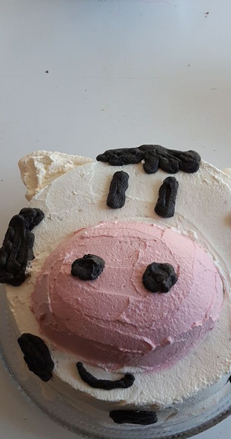 aesthetic cow cake, birthday cake Cow Cake Aesthetic, Strawberry Cow Cake, Cow Face Cake, Cow Cake Birthday, 11th Birthday Cake, Cow Birthday Cake, Aesthetic Cow, Cow Cake, Cow Cakes