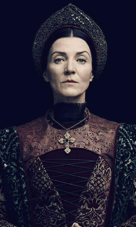 Margaret Beaufort, Michelle Fairley, Tudor Costumes, The White Princess, Medieval Woman, Female Character Inspiration, White Princess, Costume Drama, Human Poses Reference