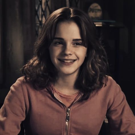 Hermione Granger Aesthetic, Estilo Rory Gilmore, Emma Watson Harry Potter, Harry Potter Friends, Emma Watson Style, Harry Potter Girl, Harry Potter Hermione Granger, Harry Potter Icons, Harry Potter Actors