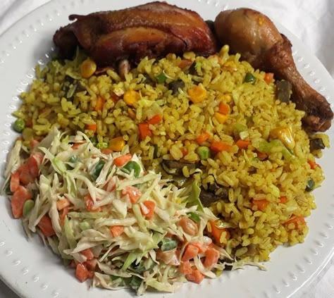 Nigerian Fried Rice, Cooking Fried Rice, Nigeria Food, African Recipes Nigerian Food, Light Dinner Recipes, Making Fried Rice, Healthy Dinner Ideas, Nigerian Recipes, Arroz Frito