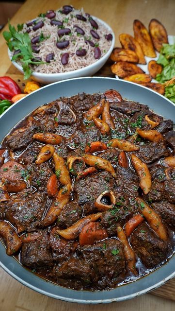 Oxtail Recipe, Jamaican Oxtail, Fried Plantain, Oxtail Stew, Oxtail Recipes, Meat Diet, Rice And Peas, Food Crush, Food Babe