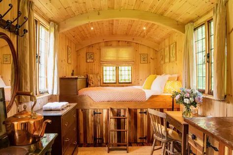 Showman's Wagon - Cabins for Rent in Shropshire, Wales, United Kingdom - Airbnb Rv Interior Remodel, Comfortable Camping, Tiny Camper, Interior Remodel, Shepherds Hut, Rv Interior, Camper Interior, Cabin Design, Cozy Cabin