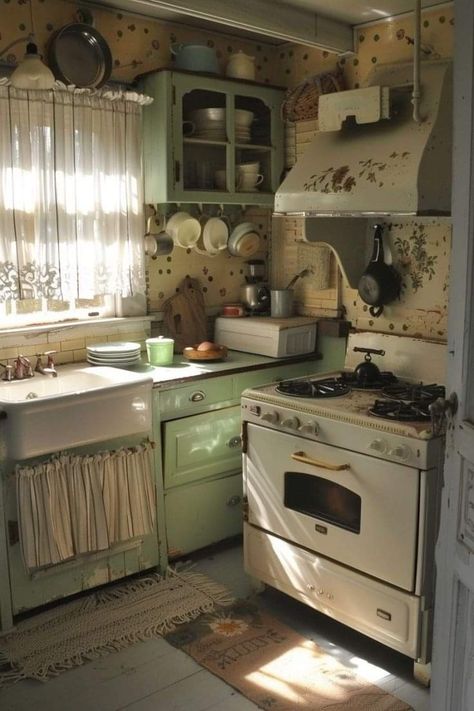 English Cottage Kitchens, Cozy Aesthetics, Cozy Kitchens, Country Cottage Living, Cottage Kitchen Design, Farmhouse Decor Ideas, Dream Life House, Cottage Kitchens, Dream Cottage