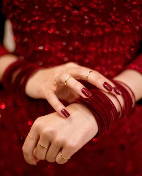 Bangles Hand Dp, Hidden Photography, Quotes About Relationship, Aesthetic Dps, Ayza Khan, Quotes About Attitude, Hand Dpz, Quotes About Friendship, Indian Culture And Tradition