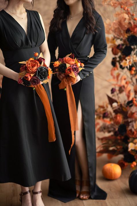 Halloween Themed Wedding Bridesmaid Dresses, Halloween Bridesmaid Dress, Diy Bridesmaid Bouquet, Orange Wedding Themes, Rusting Wedding, Gorgeous Bouquet, Fall Wedding Color Palette, Burnt Orange Weddings, Halloween Themed Wedding