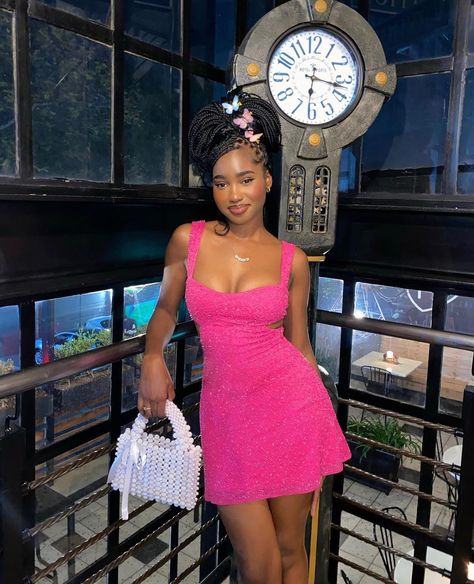 Birthday Outfits Ideas, Baddie Birthday, Night Out Outfit Classy, Pastel Pink Dress, Classy Prom Dresses, Effortlessly Chic Outfits, Black Femininity, Birthday Outfits, Pink Outfits