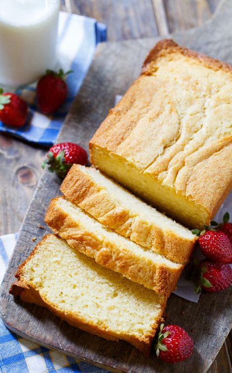 Recipes Using Condensed Milk, Evaporated Milk Recipes, Sweetened Condensed Milk Recipes, Easy Pound Cake, Condensed Milk Cake, Milk Dessert, Tiramisu Dessert, Condensed Milk Recipes, Dessert Simple