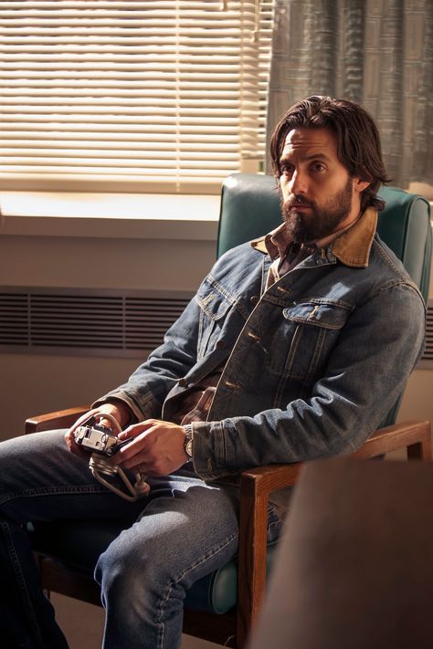 Jack Pearson (Milo Ventimiglia) ~ This Is Us (2016– ) ~ Episode Photos ~ Season 1, Episode 1: Pilot #amusementphile Jack Pearson, Mode Country, Teen Trends, Milo Ventimiglia, Mandy Moore, Rugged Style, Photo Archive, Man Crush, Best Tv